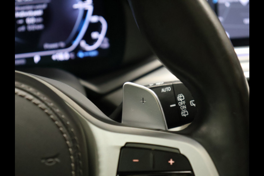 BMW X5 xDrive45e High Executive *WEEKAANBIEDINNG* [SCHUIFKANTELDAK, TREKHAAK INKLAPBAAR, MEMORY SEATS, HARMAN/KARDON, APPLE CARPLAY, ANDROID, 360 CAMERA, HEAD-UP, STUURVERWARMING, STOELVERWARMING, ADAPTIVE CRUISE, VOL LEDER