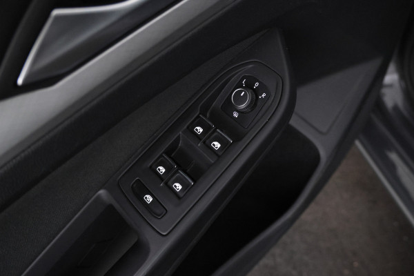 Volkswagen GOLF Variant 1.0 eTSI Life Business 110pk, Automaat, Apple carplay, Climate,