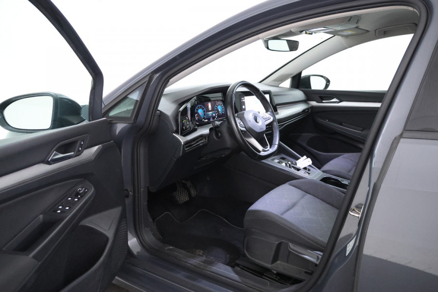 Volkswagen GOLF Variant 1.0 eTSI Life Business 110pk, Automaat, Apple carplay, Climate,