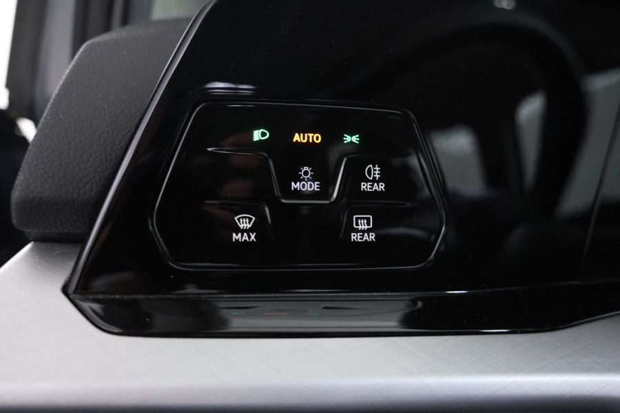 Volkswagen GOLF Variant 1.0 eTSI Life Business 110pk, Automaat, Apple carplay, Climate,