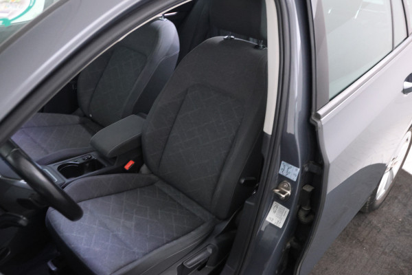 Volkswagen GOLF Variant 1.0 eTSI Life Business 110pk, Automaat, Apple carplay, Climate,