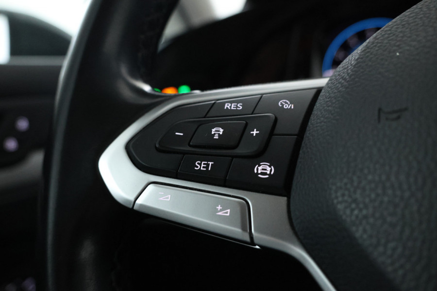 Volkswagen GOLF Variant 1.0 eTSI Life Business 110pk, Automaat, Apple carplay, Climate,