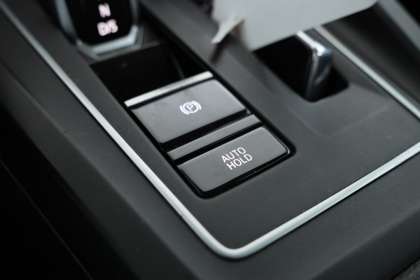 Volkswagen GOLF Variant 1.0 eTSI Life Business 110pk, Automaat, Apple carplay, Climate,