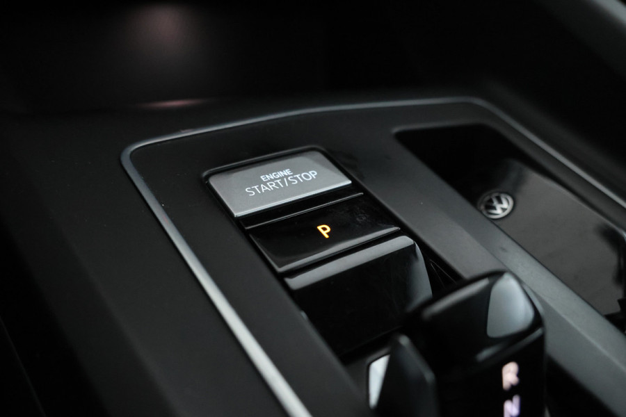 Volkswagen GOLF Variant 1.0 eTSI Life Business 110pk, Automaat, Apple carplay, Climate,