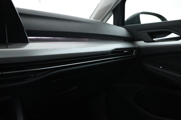 Volkswagen GOLF Variant 1.0 eTSI Life Business 110pk, Automaat, Apple carplay, Climate,
