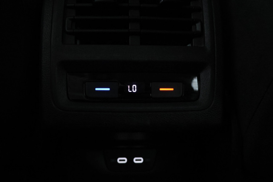 Volkswagen GOLF Variant 1.0 eTSI Life Business 110pk, Automaat, Apple carplay, Climate,