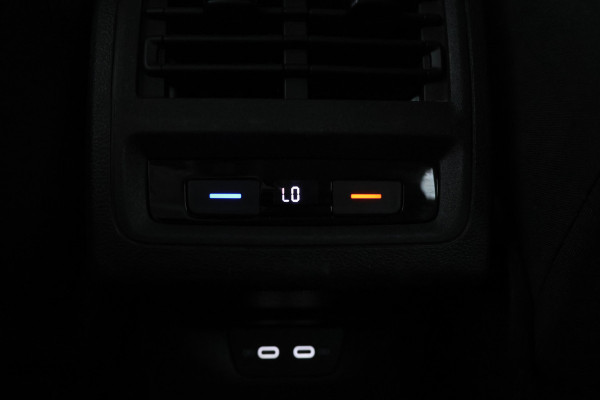 Volkswagen GOLF Variant 1.0 eTSI Life Business 110pk, Automaat, Apple carplay, Climate,