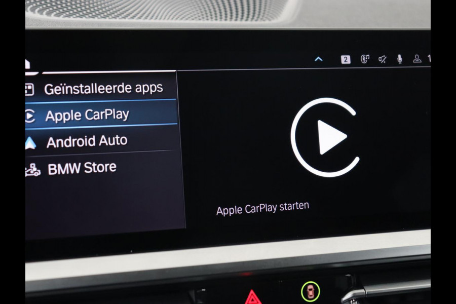 BMW 3-serie 330e Sport Line | Adaptive cruise | Stoelverwarming | Sportstoelen | Carplay | Sfeerverlichting | Live Cockpit | Navigatie | Half leder | DAB | Climate control | PHEV | Plug In