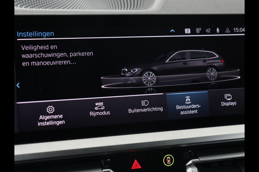 BMW 3-serie 330e Sport Line | Adaptive cruise | Stoelverwarming | Sportstoelen | Carplay | Sfeerverlichting | Live Cockpit | Navigatie | Half leder | DAB | Climate control | PHEV | Plug In