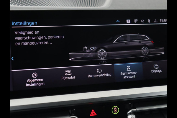 BMW 3-serie 330e Sport Line | Adaptive cruise | Stoelverwarming | Sportstoelen | Carplay | Sfeerverlichting | Live Cockpit | Navigatie | Half leder | DAB | Climate control | PHEV | Plug In