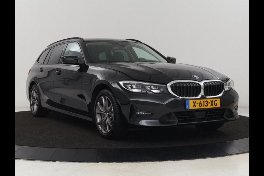 BMW 3-serie 330e Sport Line | Adaptive cruise | Stoelverwarming | Sportstoelen | Carplay | Sfeerverlichting | Live Cockpit | Navigatie | Half leder | DAB | Climate control | PHEV | Plug In