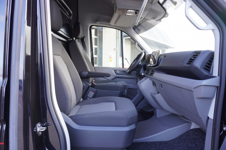 Volkswagen Crafter 30 2.0 TDI 140PK L3H3 Exclusive Automaat nr. V164 | Hero Edition | Airco | Cruise | Navi | trekhaak  | Camera