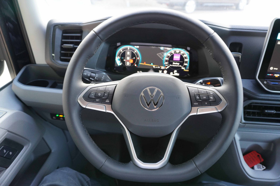 Volkswagen Crafter 30 2.0 TDI 140PK L3H3 Exclusive Automaat nr. V164 | Hero Edition | Airco | Cruise | Navi | trekhaak  | Camera