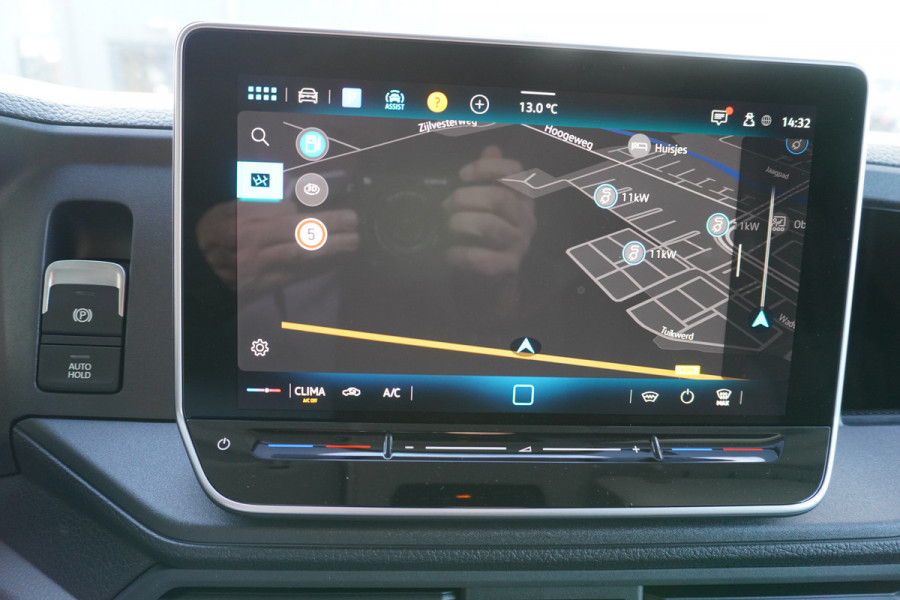 Volkswagen Crafter 30 2.0 TDI 140PK L3H3 Exclusive Automaat nr. V164 | Hero Edition | Airco | Cruise | Navi | trekhaak  | Camera