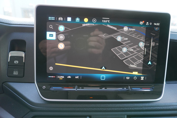 Volkswagen Crafter 30 2.0 TDI 140PK L3H3 Exclusive Automaat nr. V164 | Hero Edition | Airco | Cruise | Navi | trekhaak  | Camera