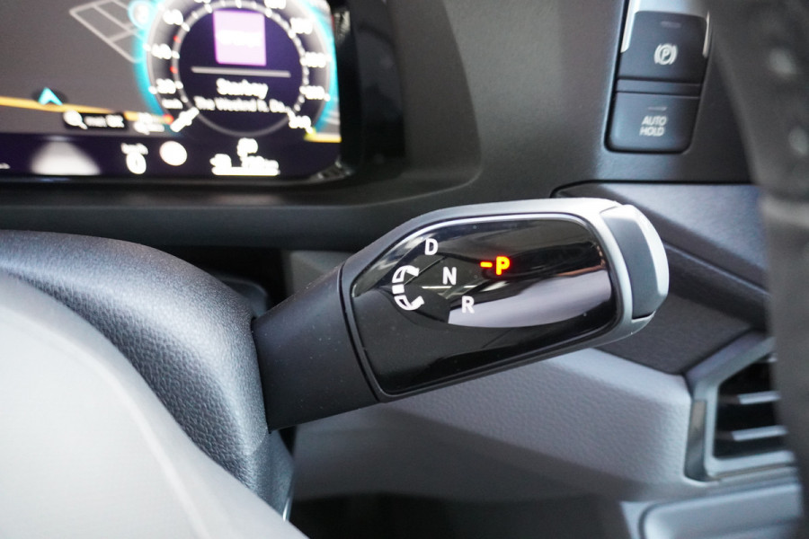 Volkswagen Crafter 30 2.0 TDI 140PK L3H3 Exclusive Automaat nr. V164 | Hero Edition | Airco | Cruise | Navi | trekhaak  | Camera