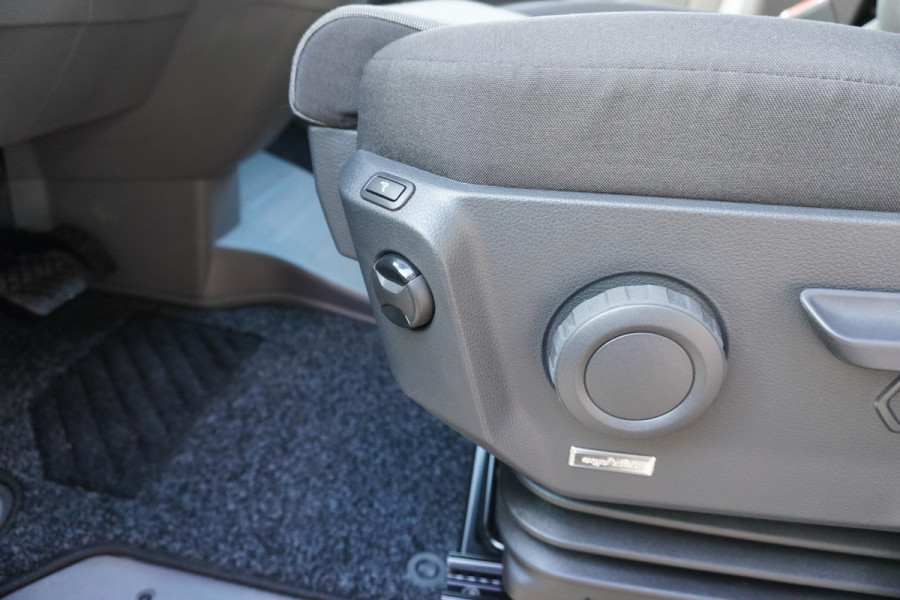 Volkswagen Crafter 30 2.0 TDI 140PK L3H3 Exclusive Automaat nr. V164 | Hero Edition | Airco | Cruise | Navi | trekhaak  | Camera