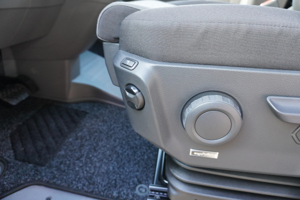 Volkswagen Crafter 30 2.0 TDI 140PK L3H3 Exclusive Automaat nr. V164 | Hero Edition | Airco | Cruise | Navi | trekhaak  | Camera