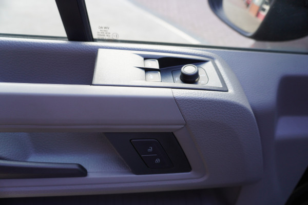 Volkswagen Crafter 30 2.0 TDI 140PK L3H3 Exclusive Automaat nr. V164 | Hero Edition | Airco | Cruise | Navi | trekhaak  | Camera