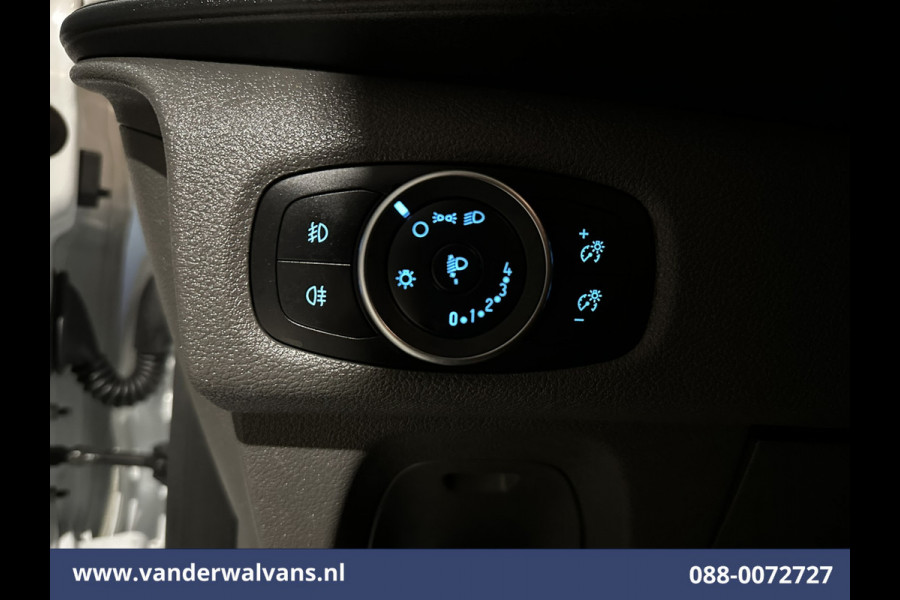 Ford Transit Custom 2.0 TDCI 131pk L2H1 Euro6 Airco | LED | Apple Carplay | Cruisecontrol | 2800kg Trekhaak Parkeersensoren, Stoelverwarming, Verwarmde voorruit, Bijrijdersbank