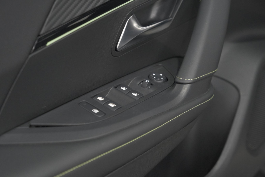 Peugeot 2008 PureTech 130 EAT8 GT | 360 Camera | Stoelmassage | Adaptieve Cruise Control | Dodehoekdetectie