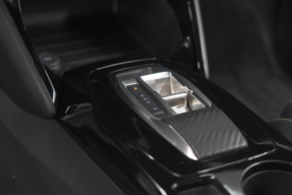 Peugeot 2008 PureTech 130 EAT8 GT | 360 Camera | Stoelmassage | Adaptieve Cruise Control | Dodehoekdetectie
