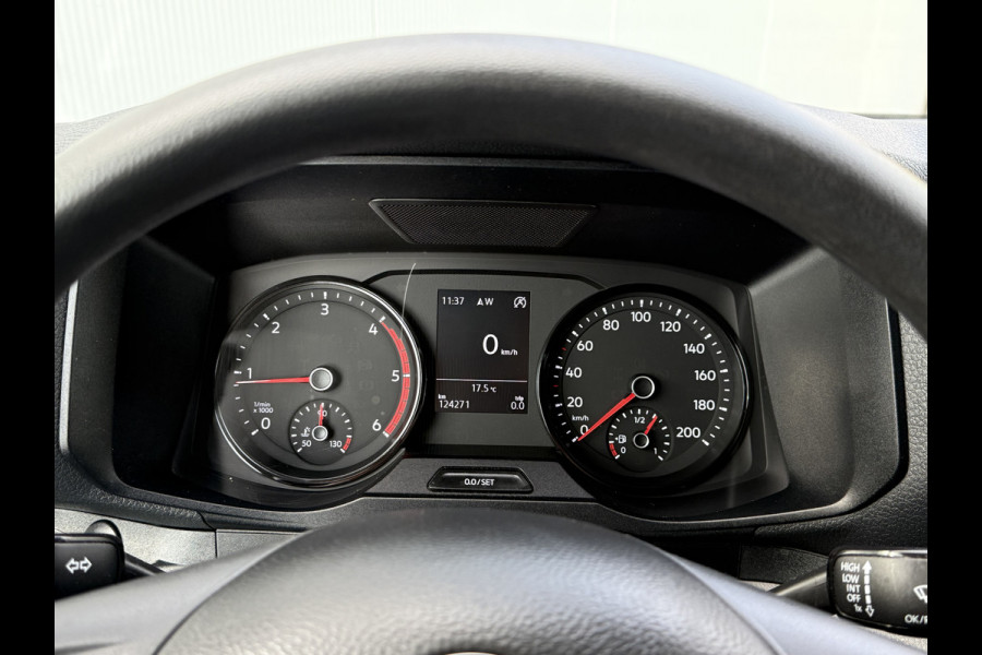 Volkswagen Crafter 35 2.0 TDI HIGHLINE+ / L3H3 / 750 KG DHOLLANDIA HYDR. LAADKLEP / AIRCO / CRUISE / NAVI / CAMERA / CARPLAY
