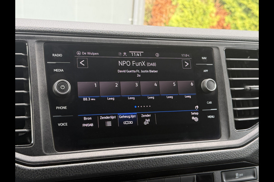 Volkswagen Crafter 35 2.0 TDI HIGHLINE+ / L3H3 / 750 KG DHOLLANDIA HYDR. LAADKLEP / AIRCO / CRUISE / NAVI / CAMERA / CARPLAY