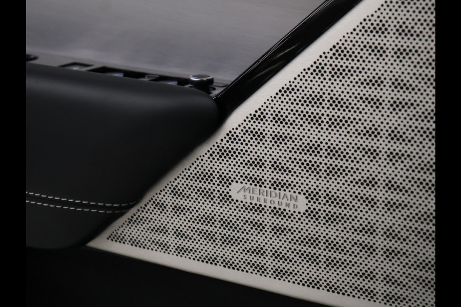 Land Rover Range Rover Velar 2.0 P400e R-Dynamic HSE *WEEKAANBIEDING* [SCHUIFKANTELDAK, STOELMASSAGE, TREKHAAK AFNEEMBAAR, MEMORY SEATS, APPLE CARPLAY, ANDROID, MERIDIAN SOUND, OFFROAD MODE, 360 CAMERA, VOL LEDER, ADAPTIVE CRUISE, STOELVERWARMI