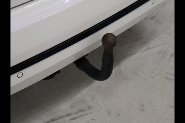 BMW 2 Serie Gran Tourer 218i 7p. Executive Edition [7-ZITS, TREKHAAK AFNEEMBAAR, HEAD-UP, PDC ACHTER, LEDVERLICHTING, BLUETOOTH, ELEKTRISCHE ACHTERKLEP, 6-BAK, CRUISE, CLIMATE, NIEUWSTAAT]