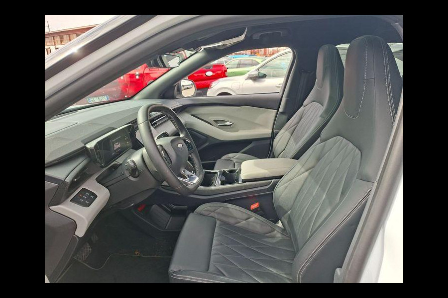 Ford Explorer Premium Extended Range RWD 77 kWh 286pk | Driver Assistance Pack | Panoramadak | 21 inch Licht metalen Velgen Ford Explorer Premium Extended Range RWD 77 kWh 286pk | Driver Assistance Pack | Panoramadak | 21 inch Licht metalen Velgen