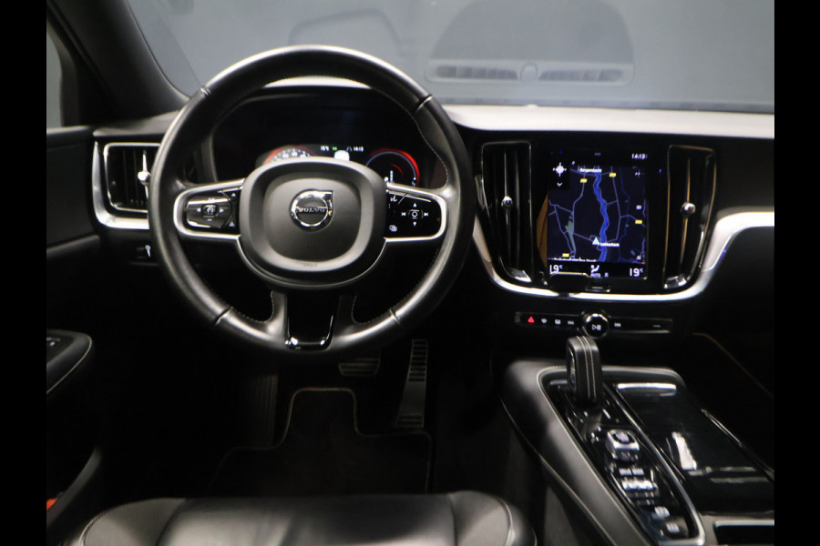 Volvo V60 2.0 T6 Recharge AWD R-Design [MEMORY SEATS, APPLE CARPLAY, ANDROID, CAMERA, ADAPTIVE CRUISE, VOL LEDER, CLIMATE, NIEUWSTAAT]
