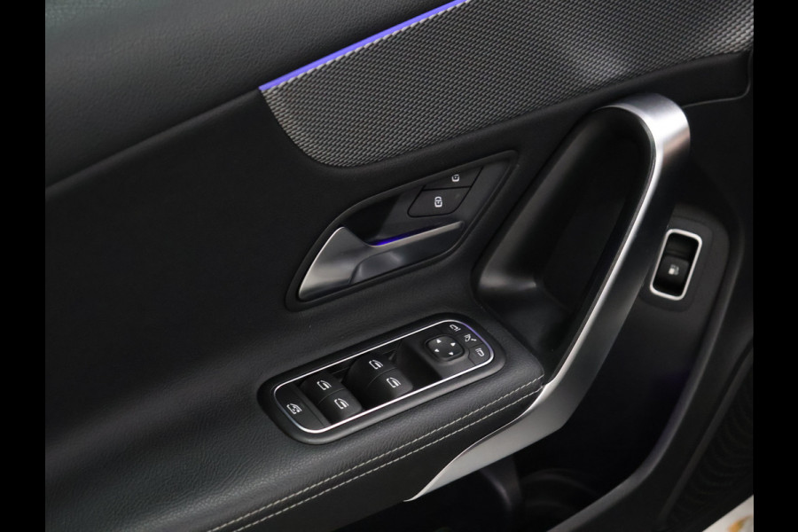 Mercedes-Benz A-Klasse 250 e Business Solution Luxury Limited [SFEERVERLICHTING, CAMERA, VOL LEDER, PDC V+A, STOELVERWARMING, BLUETOOTH, CRUISE, CLIMATE, NIEUWSTAAT]