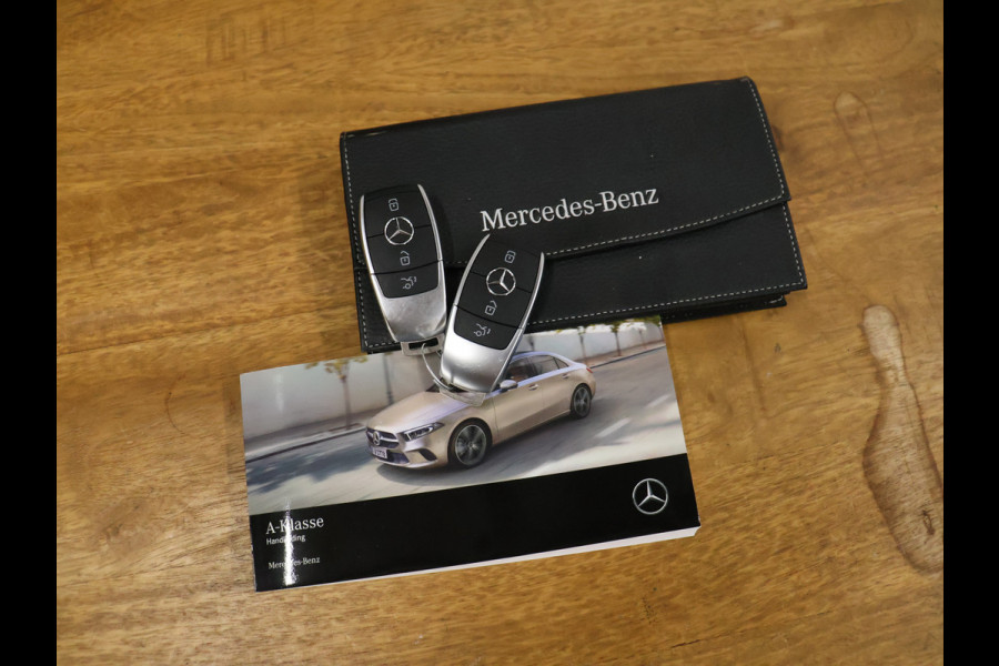 Mercedes-Benz A-Klasse 250 e Business Solution Luxury Limited [SFEERVERLICHTING, CAMERA, VOL LEDER, PDC V+A, STOELVERWARMING, BLUETOOTH, CRUISE, CLIMATE, NIEUWSTAAT]
