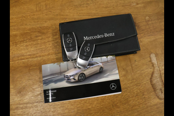 Mercedes-Benz A-Klasse 250 e Business Solution Luxury Limited [SFEERVERLICHTING, CAMERA, VOL LEDER, PDC V+A, STOELVERWARMING, BLUETOOTH, CRUISE, CLIMATE, NIEUWSTAAT]