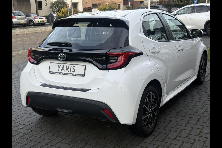 Toyota Yaris 1.5 Hybrid Dynamic Plus | Stoelverwarming, 16 inch, LED, Apple CarPlay/Android Auto, Parkeercamera, Keyless