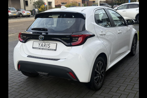 Toyota Yaris 1.5 Hybrid Dynamic Plus | Stoelverwarming, 16 inch, LED, Apple CarPlay/Android Auto, Parkeercamera, Keyless