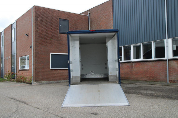 Volkswagen Crafter 35 2.0 TDI L4 / Bakwagen / Lage instap / Meubelbak / Luxe Volkswagen Crafter 35 2.0 TDI L4 / Bakwagen / Lage instap / Meubelbak / Luxe