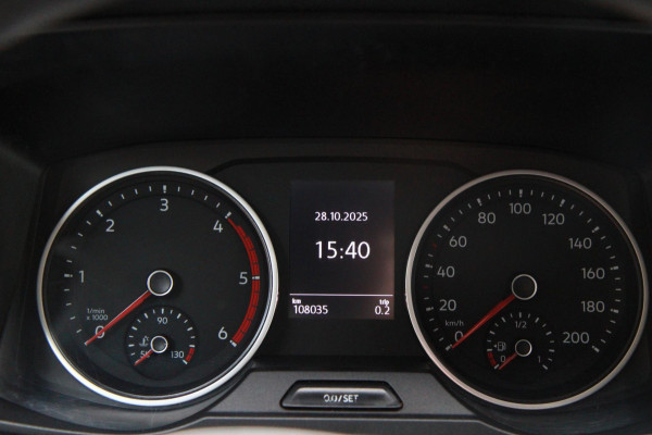 Volkswagen Crafter 35 2.0 TDI L4 / Bakwagen / Lage instap / Meubelbak / Luxe Volkswagen Crafter 35 2.0 TDI L4 / Bakwagen / Lage instap / Meubelbak / Luxe