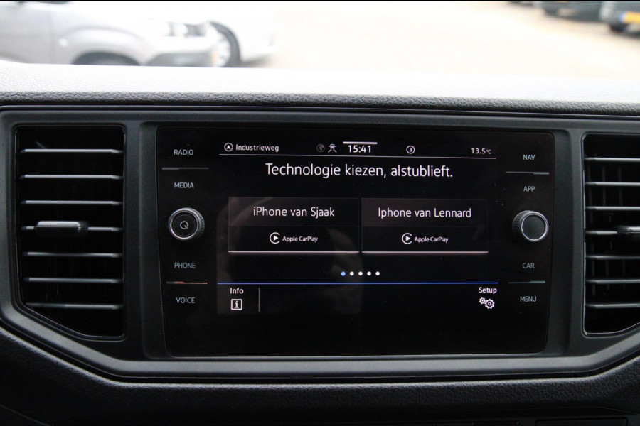 Volkswagen Crafter 35 2.0 TDI L4 / Bakwagen / Lage instap / Meubelbak / Luxe Volkswagen Crafter 35 2.0 TDI L4 / Bakwagen / Lage instap / Meubelbak / Luxe