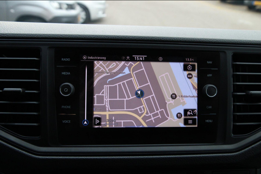 Volkswagen Crafter 35 2.0 TDI L4 / Bakwagen / Lage instap / Meubelbak / Luxe Volkswagen Crafter 35 2.0 TDI L4 / Bakwagen / Lage instap / Meubelbak / Luxe