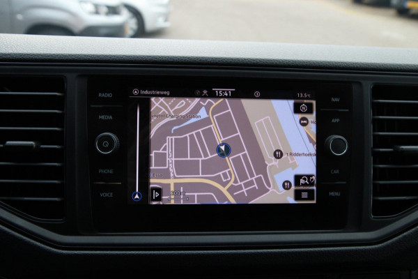 Volkswagen Crafter 35 2.0 TDI L4 / Bakwagen / Lage instap / Meubelbak / Luxe Volkswagen Crafter 35 2.0 TDI L4 / Bakwagen / Lage instap / Meubelbak / Luxe