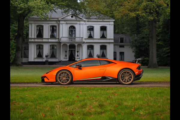 Lamborghini Huracan 5.2 V10 Performante | Arancio Antaeus | Carbon Bucket Seats | Lift | Camera Lamborghini Huracan 5.2 V10 Performante | Arancio Antaeus | Carbon Bucket Seats | Lift | Camera