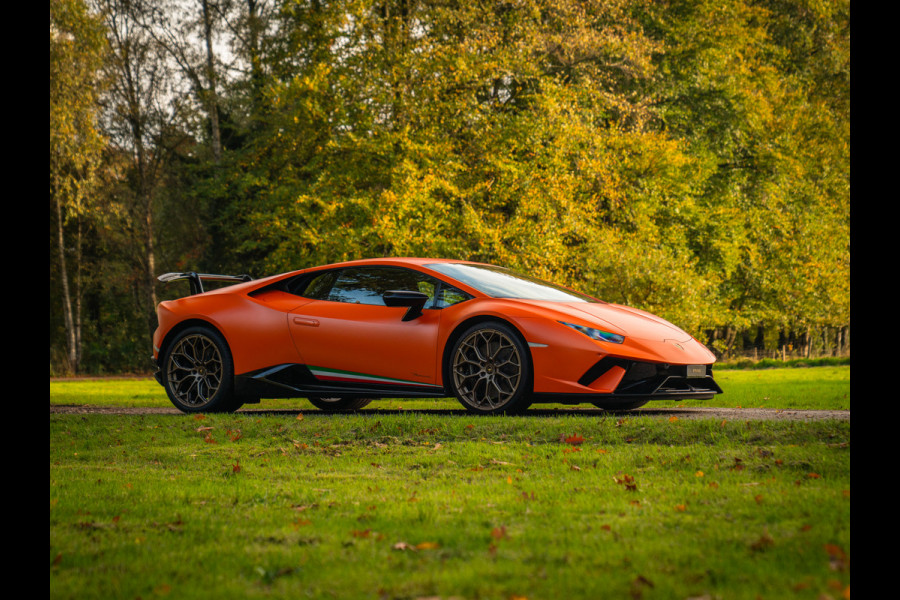 Lamborghini Huracan 5.2 V10 Performante | Arancio Antaeus | Carbon Bucket Seats | Lift | Camera Lamborghini Huracan 5.2 V10 Performante | Arancio Antaeus | Carbon Bucket Seats | Lift | Camera