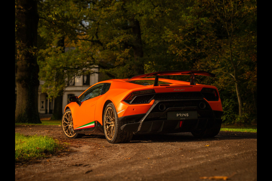 Lamborghini Huracan 5.2 V10 Performante | Arancio Antaeus | Carbon Bucket Seats | Lift | Camera Lamborghini Huracan 5.2 V10 Performante | Arancio Antaeus | Carbon Bucket Seats | Lift | Camera