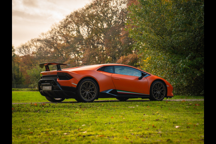 Lamborghini Huracan 5.2 V10 Performante | Arancio Antaeus | Carbon Bucket Seats | Lift | Camera Lamborghini Huracan 5.2 V10 Performante | Arancio Antaeus | Carbon Bucket Seats | Lift | Camera