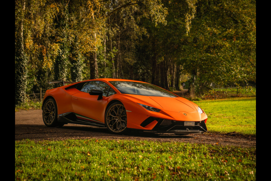 Lamborghini Huracan 5.2 V10 Performante | Arancio Antaeus | Carbon Bucket Seats | Lift | Camera Lamborghini Huracan 5.2 V10 Performante | Arancio Antaeus | Carbon Bucket Seats | Lift | Camera