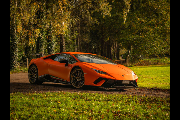Lamborghini Huracan 5.2 V10 Performante | Arancio Antaeus | Carbon Bucket Seats | Lift | Camera Lamborghini Huracan 5.2 V10 Performante | Arancio Antaeus | Carbon Bucket Seats | Lift | Camera