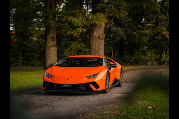 Lamborghini Huracan 5.2 V10 Performante | Arancio Antaeus | Carbon Bucket Seats | Lift | Camera Lamborghini Huracan 5.2 V10 Performante | Arancio Antaeus | Carbon Bucket Seats | Lift | Camera