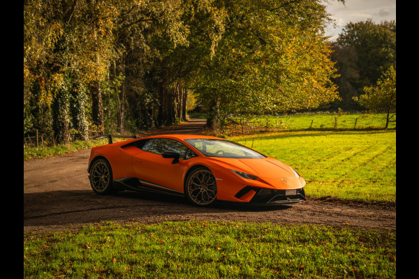 Lamborghini Huracan 5.2 V10 Performante | Arancio Antaeus | Carbon Bucket Seats | Lift | Camera Lamborghini Huracan 5.2 V10 Performante | Arancio Antaeus | Carbon Bucket Seats | Lift | Camera